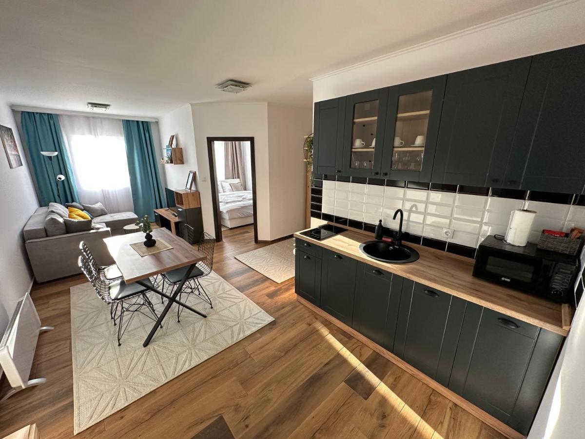 Sky Lux Apartmani Surčin Esterno foto