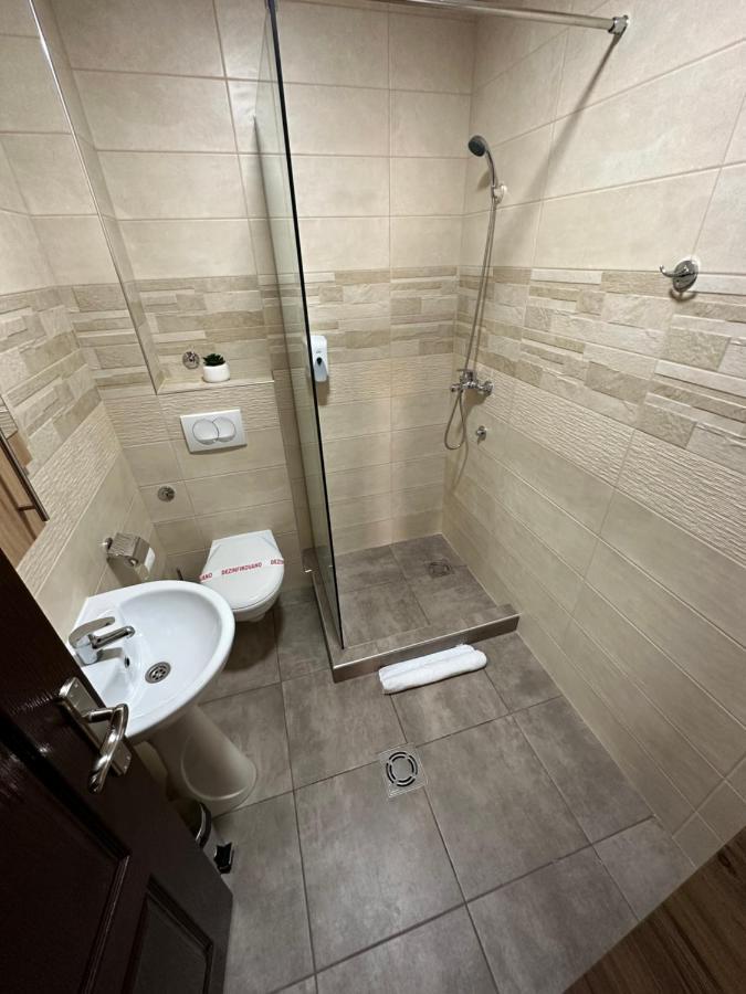 Sky Lux Apartmani Surčin Esterno foto