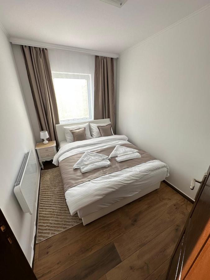 Sky Lux Apartmani Surčin Esterno foto