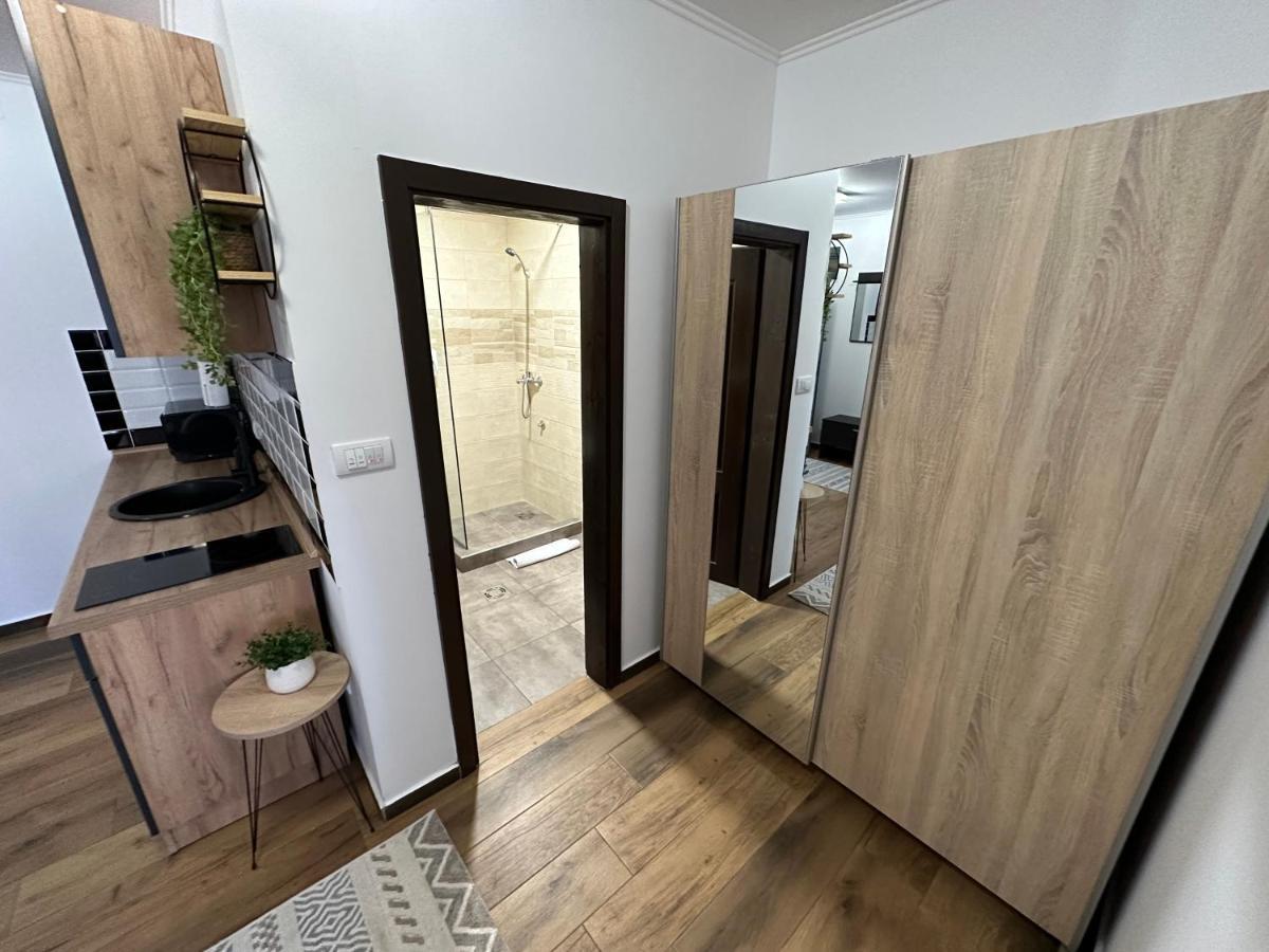 Sky Lux Apartmani Surčin Esterno foto