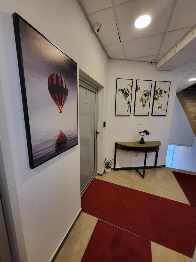 Sky Lux Apartmani Surčin Esterno foto