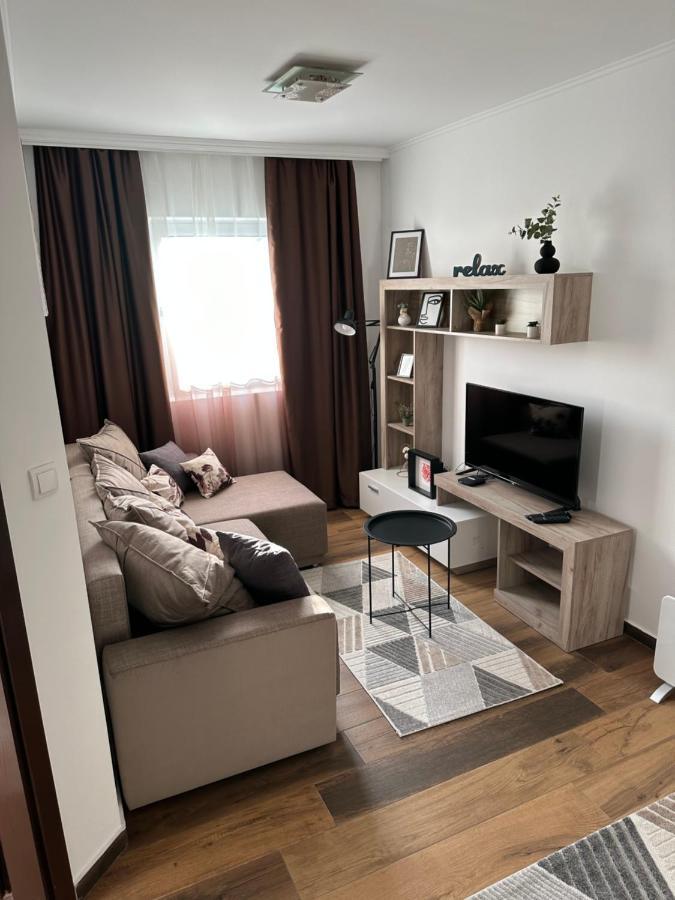 Sky Lux Apartmani Surčin Esterno foto