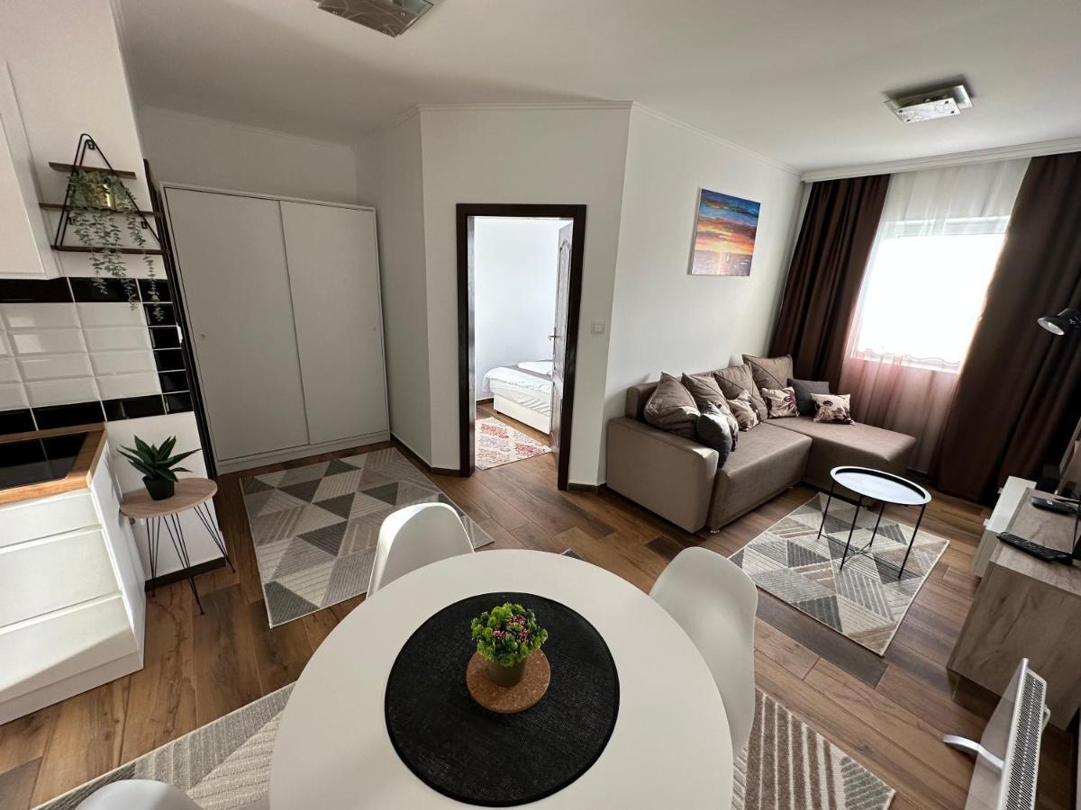 Sky Lux Apartmani Surčin Esterno foto