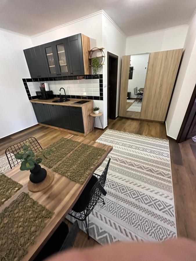 Sky Lux Apartmani Surčin Esterno foto