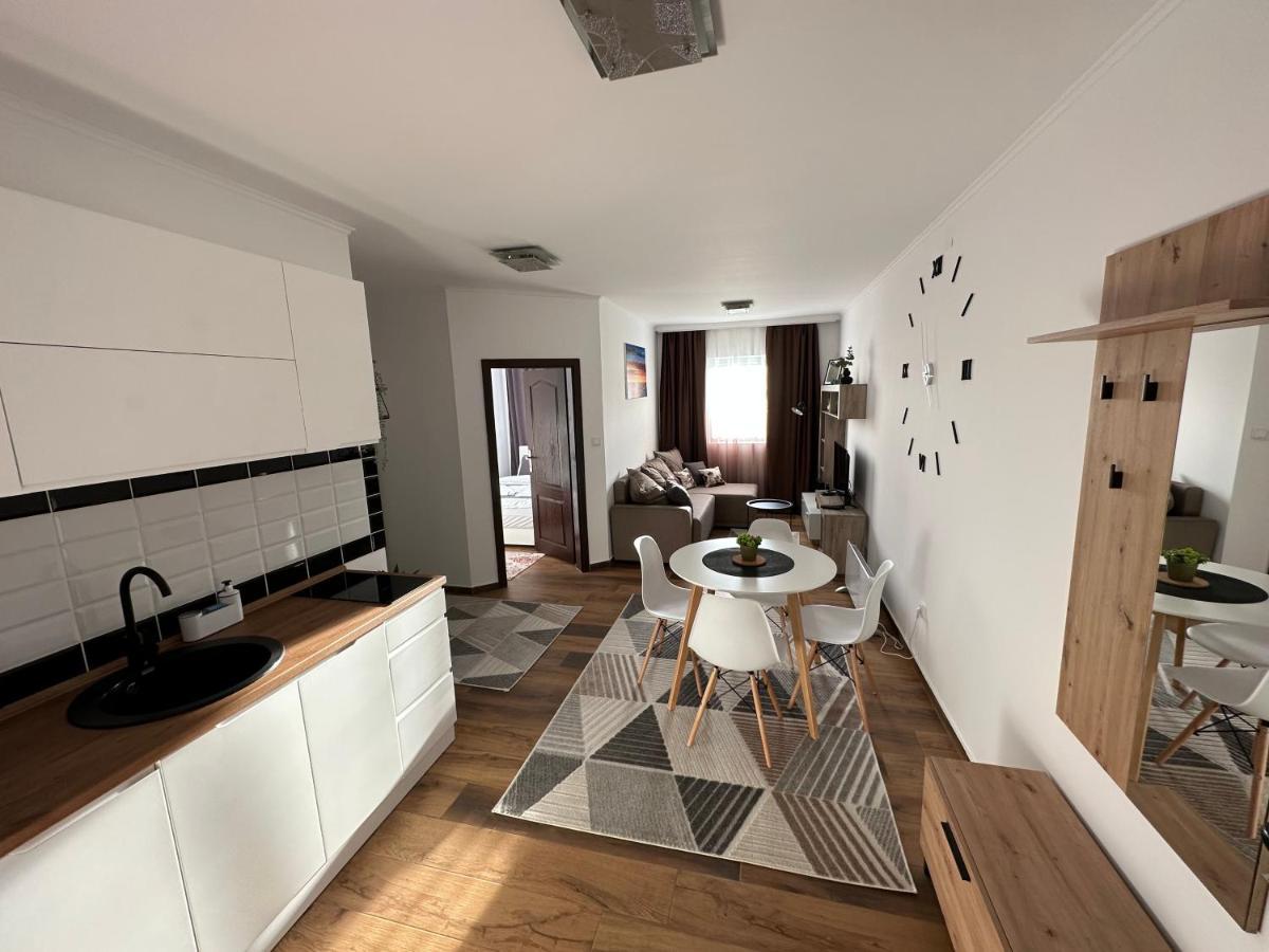Sky Lux Apartmani Surčin Esterno foto