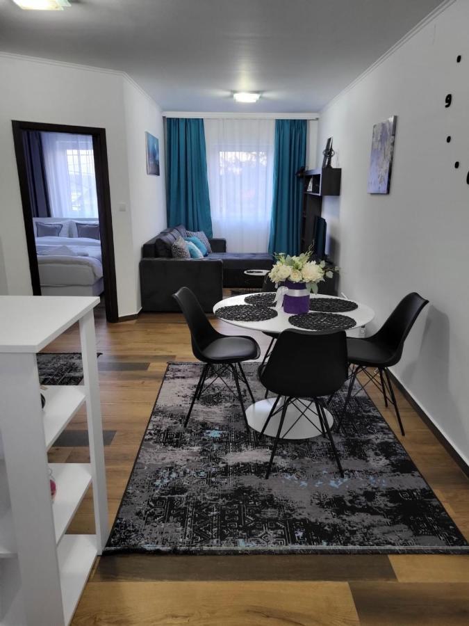 Sky Lux Apartmani Surčin Esterno foto