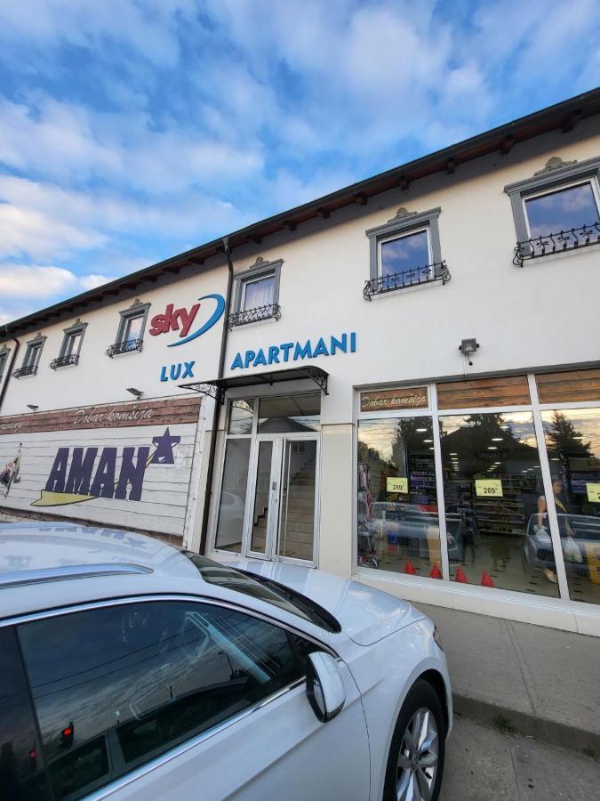 Sky Lux Apartmani Surčin Esterno foto